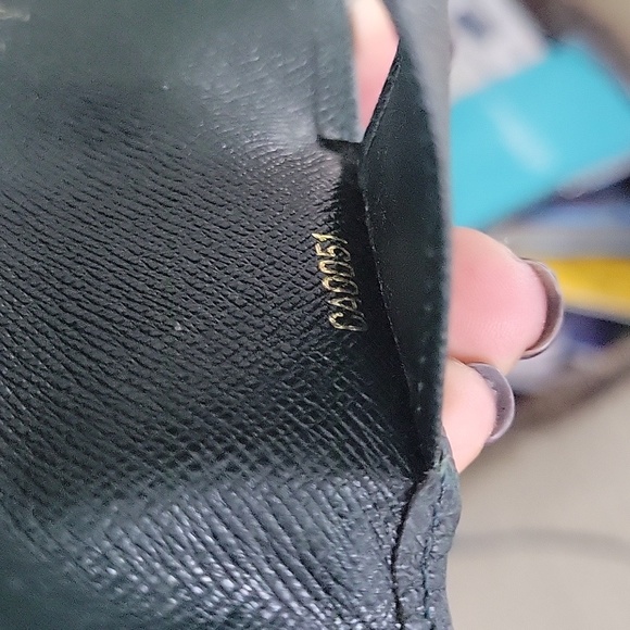 Louis Vuitton Green Taiga Leather 4 Key Holder - Picture 7 of 8